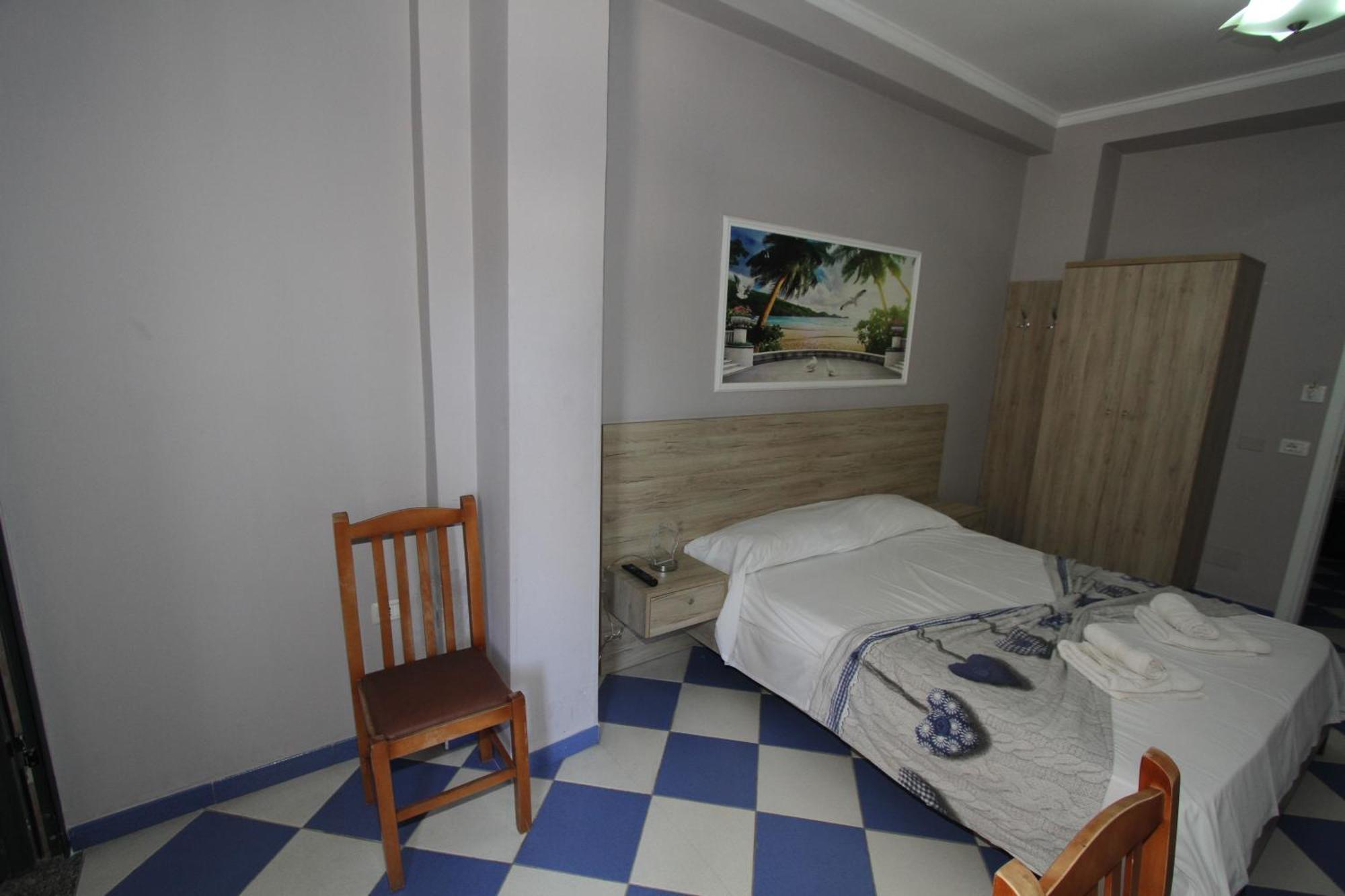 Kompleksi Eli Guest House Dıraç Dış mekan fotoğraf