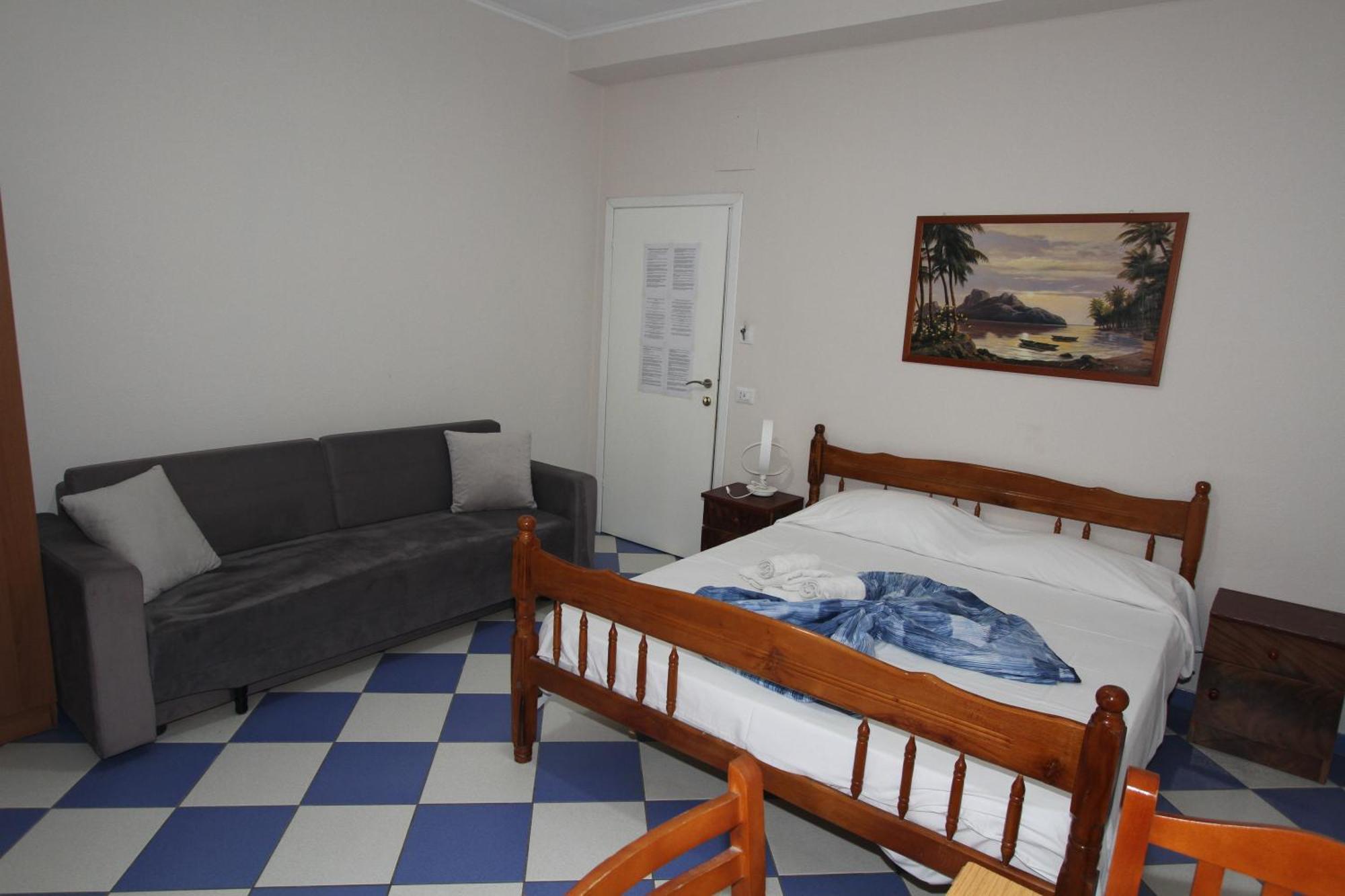 Kompleksi Eli Guest House Dıraç Dış mekan fotoğraf