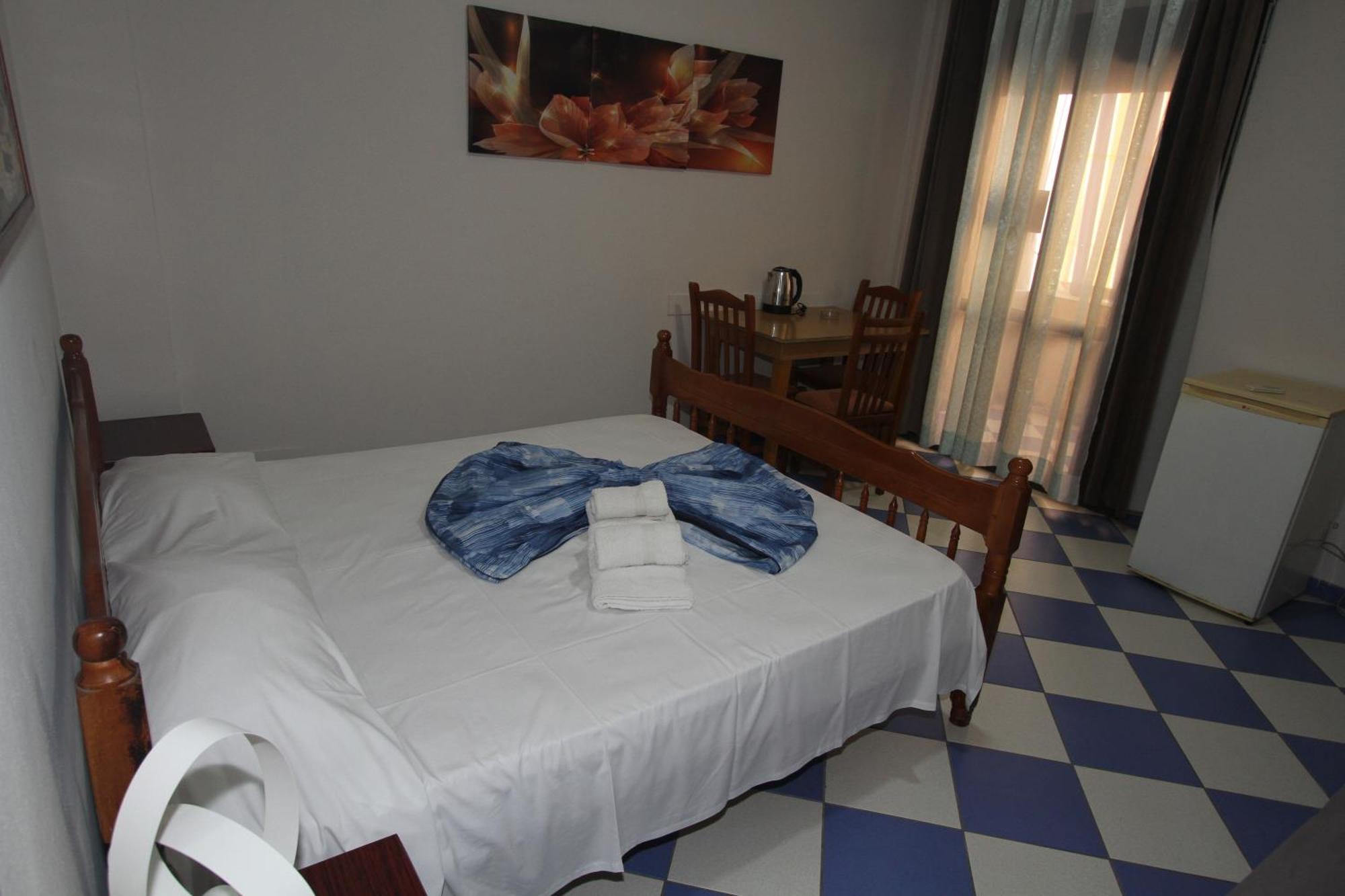 Kompleksi Eli Guest House Dıraç Dış mekan fotoğraf